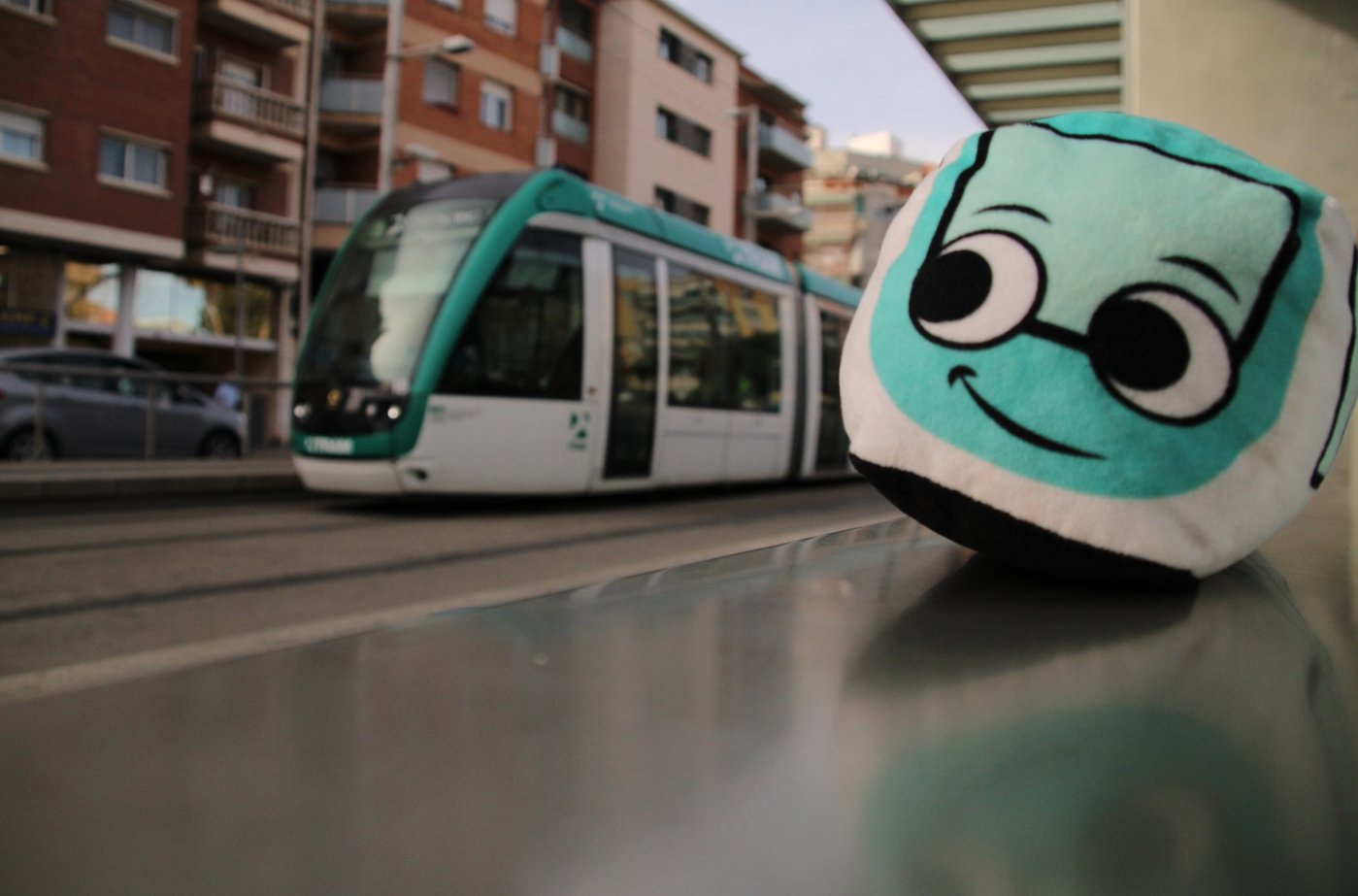 Tramvia T1 a l'estació de Sant Feliu